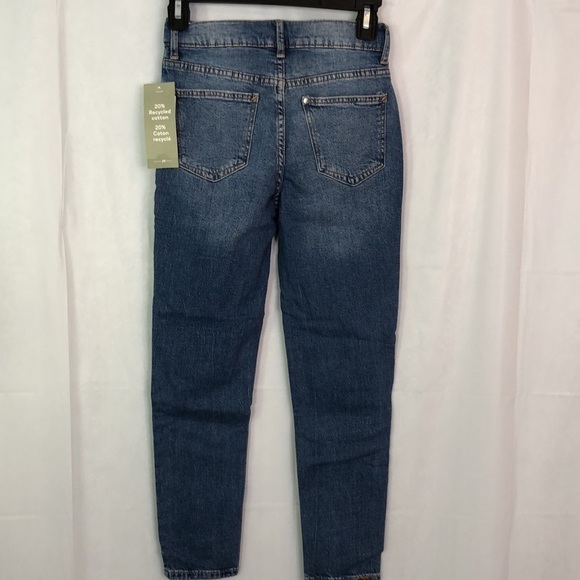 COPY - H&M GIRL SLIM FIT ADJUSTABLE WAIST DISTRESSED BLUE WASHED SIZE 12 - Picture 5 of 11